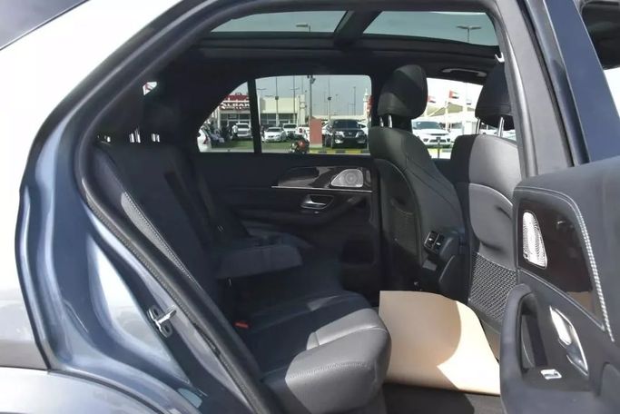 Подержанный Mercedes-Benz GLE 450 II (V167), 3.0 л, 2021 в Шардже от Alfaris Used Cars Серый цвет. Other | AUTO.AE