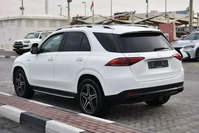 Подержанный Mercedes-Benz GLE 350 II (V167), 2.0 л, 2020 в Шардже от Alfaris Used Cars Белый цвет. Other | AUTO.AE
