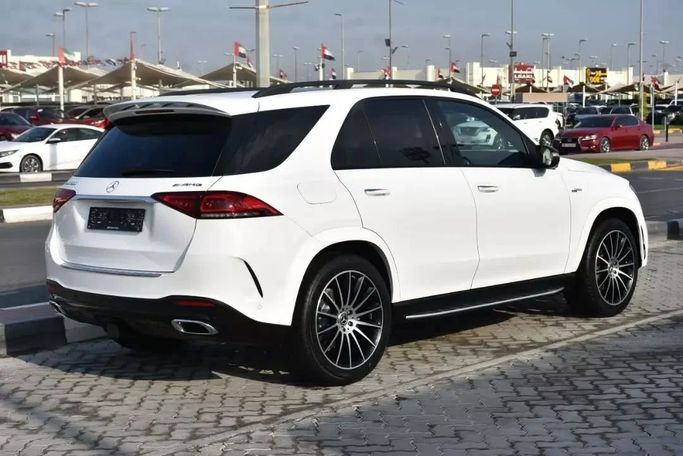 Подержанный Mercedes-Benz GLE 350 II (V167), 2.0 л, 2021 в Шардже от Alfaris Used Cars Белый цвет. Other | AUTO.AE