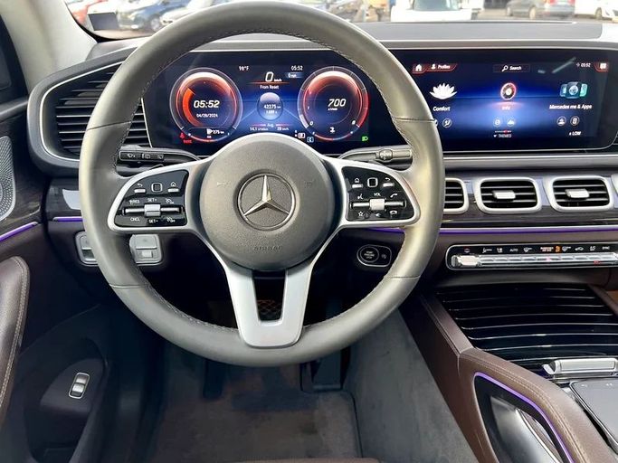 Подержанный Mercedes-Benz GLE 350 II (V167), 2.0 л, 2020 в Шардже от Ali Abood Used Cars Зеленый цвет. Американская | AUTO.AE