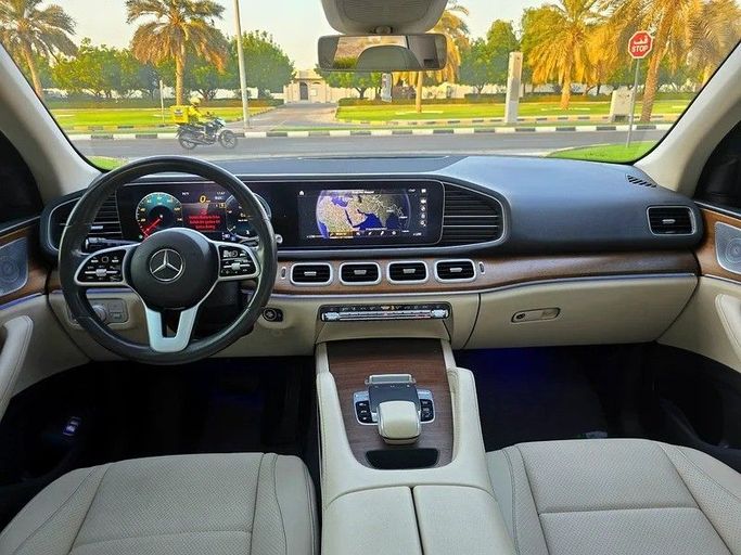 Used Mercedes-Benz GLE 350 II (V167), 2.0 l, 2020 in Sharjah by Al Luluah Al Baithaa, White color. American Specs | AUTO.AE