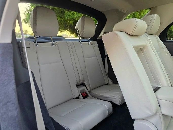 Used Mercedes-Benz GLE 350 II (V167), 2.0 l, 2020 in Sharjah by Al Luluah Al Baithaa, White color. American Specs | AUTO.AE