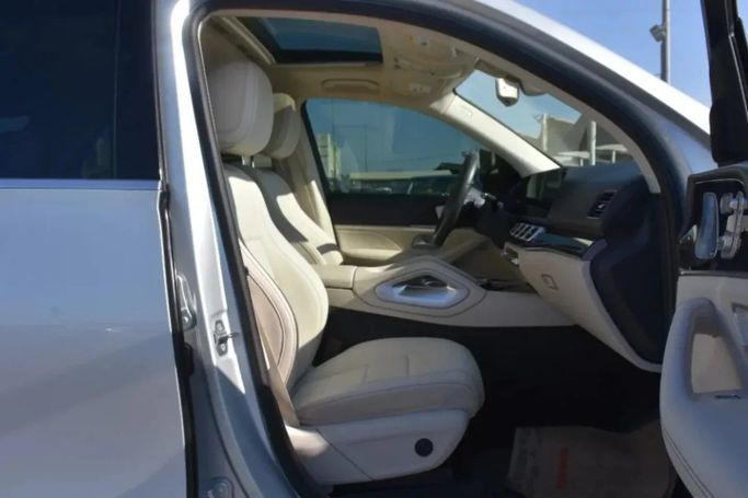 Подержанный Mercedes-Benz GLE 350 II (V167), 2.0 л, 2020 в Шардже от Alfaris Used Cars Серебристый цвет. Other | AUTO.AE