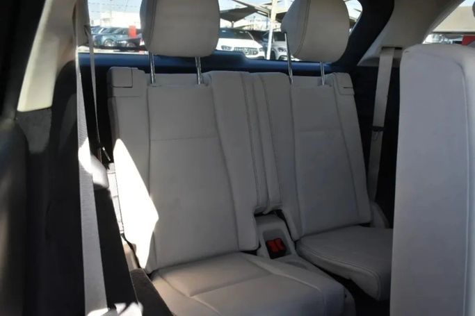 Подержанный Mercedes-Benz GLE 350 II (V167), 2.0 л, 2020 в Шардже от Alfaris Used Cars Серебристый цвет. Other | AUTO.AE