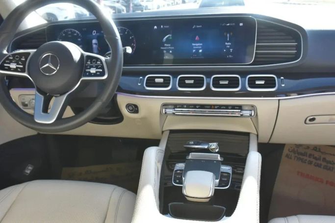 Подержанный Mercedes-Benz GLE 350 II (V167), 2.0 л, 2020 в Шардже от Alfaris Used Cars Серебристый цвет. Other | AUTO.AE