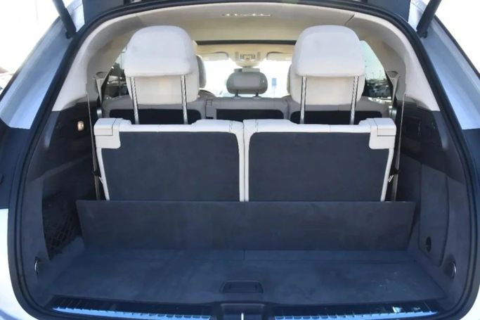 Подержанный Mercedes-Benz GLE 350 II (V167), 2.0 л, 2020 в Шардже от Alfaris Used Cars Серебристый цвет. Other | AUTO.AE