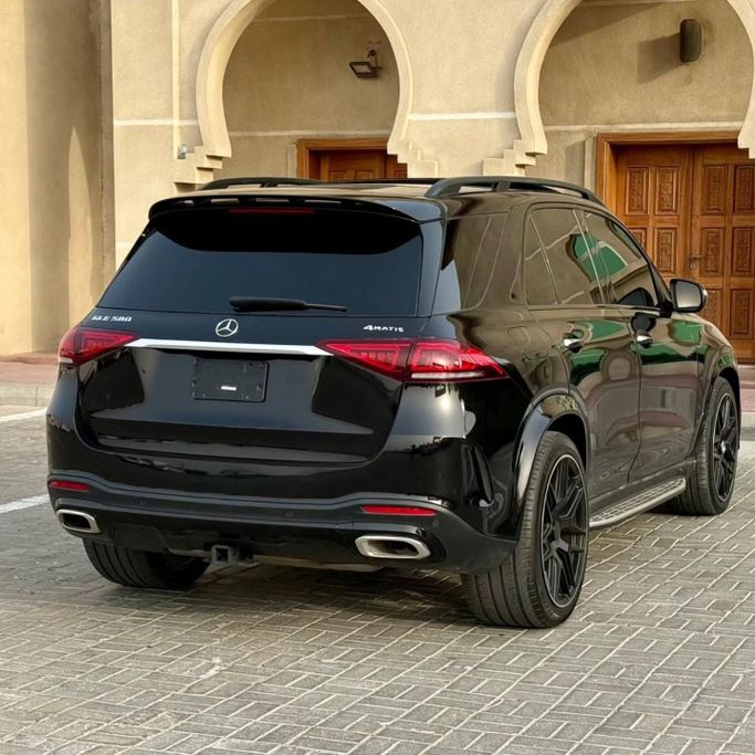 Подержанный Mercedes-Benz GLE 580 II (V167), 4.0 л, 2020 в Шардже от Sarmad Cars Черный цвет. Other | AUTO.AE