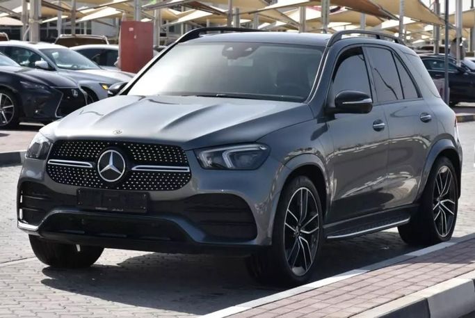 Подержанный Mercedes-Benz GLE 450 II (V167), 3.0 л, 2020 в Шардже от Alfaris Used Cars Серый цвет. GCC | AUTO.AE