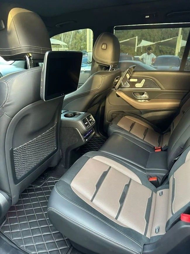 Подержанный Mercedes-Benz GLS AMG 63 AMG II (X167), 4.0 л, 2021 в Шардже от Noor Al Seyoh Used Cars Черный цвет. GCC | AUTO.AE