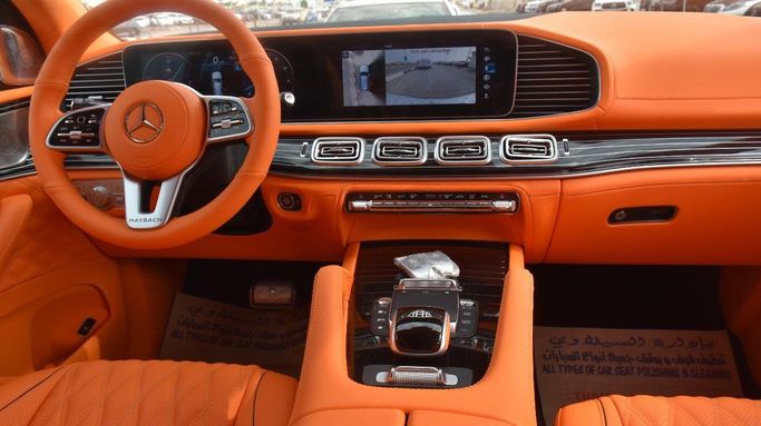 Подержанный Mercedes-Benz GLS 580 II (X167), 4.0 л, 2022 в Шардже от Alfaris Used Cars Черный цвет.  | AUTO.AE