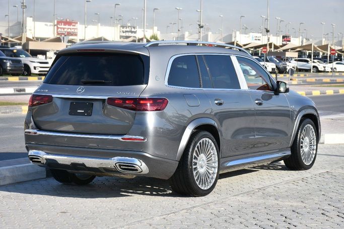 Подержанный Mercedes-Benz GLS 450 II (X167) Рестайлинг, 3.0 л, 2024 в Шардже от Alfaris Used Cars Серебристый цвет.  | AUTO.AE