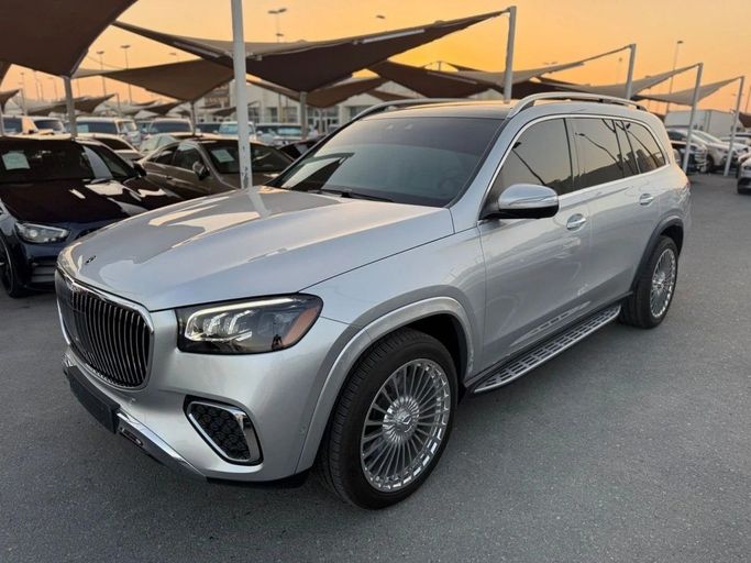 Подержанный Mercedes-Benz GLS 450 II (X167), 3.0 л, 2021 в Шардже от Alnawras Cars Серебристый цвет. Американская | AUTO.AE