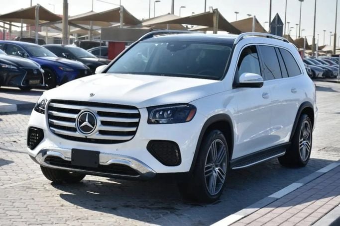 Подержанный Mercedes-Benz GLS 450 II (X167) Рестайлинг, 3.0 л, 2024 в Шардже от Alfaris Used Cars Белый цвет. Other | AUTO.AE