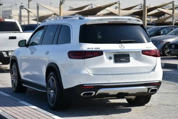 Подержанный Mercedes-Benz GLS 450 II (X167) Рестайлинг, 3.0 л, 2024 в Шардже от Alfaris Used Cars Белый цвет. Other | AUTO.AE