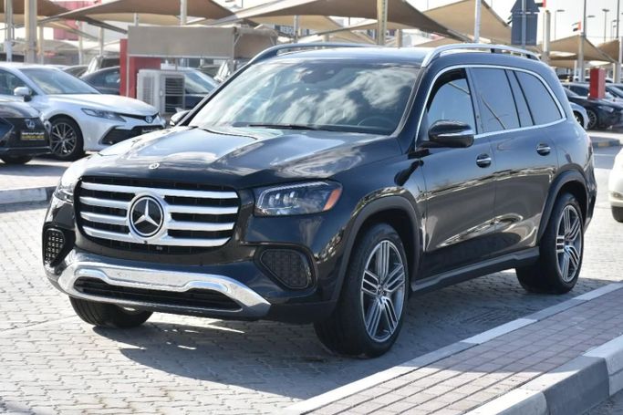 Подержанный Mercedes-Benz GLS 450 II (X167) Рестайлинг, 3.0 л, 2024 в Шардже от Alfaris Used Cars Черный цвет. Other | AUTO.AE