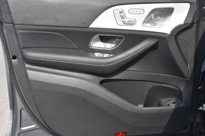 Подержанный Mercedes-Benz GLS 450 II (X167) Рестайлинг, 3.0 л, 2024 в Шардже от Alfaris Used Cars Серебристый цвет. Other | AUTO.AE