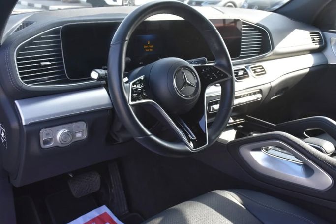 Подержанный Mercedes-Benz GLS 450 II (X167) Рестайлинг, 3.0 л, 2024 в Шардже от Alfaris Used Cars Серый цвет. Other | AUTO.AE