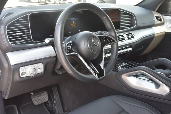 Подержанный Mercedes-Benz GLS 450 II (X167) Рестайлинг, 3.0 л, 2024 в Шардже от Alfaris Used Cars Серый цвет. Other | AUTO.AE