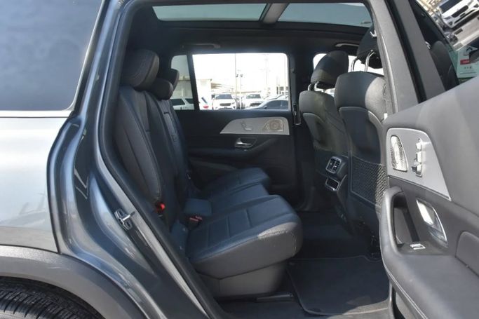 Подержанный Mercedes-Benz GLS 450 II (X167) Рестайлинг, 3.0 л, 2024 в Шардже от Alfaris Used Cars Серый цвет. Other | AUTO.AE