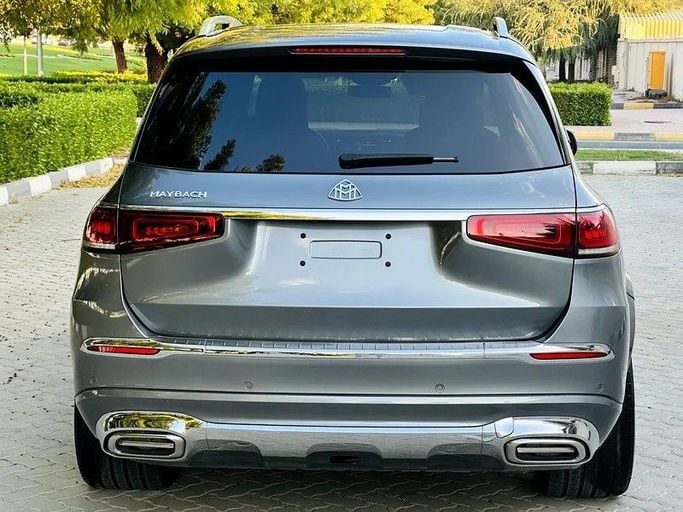 Подержанный Mercedes-Benz GLS 450 II (X167), 3.0 л, 2021 в Шардже от Taj Al Sultan Used Cars Серый цвет. Other | AUTO.AE