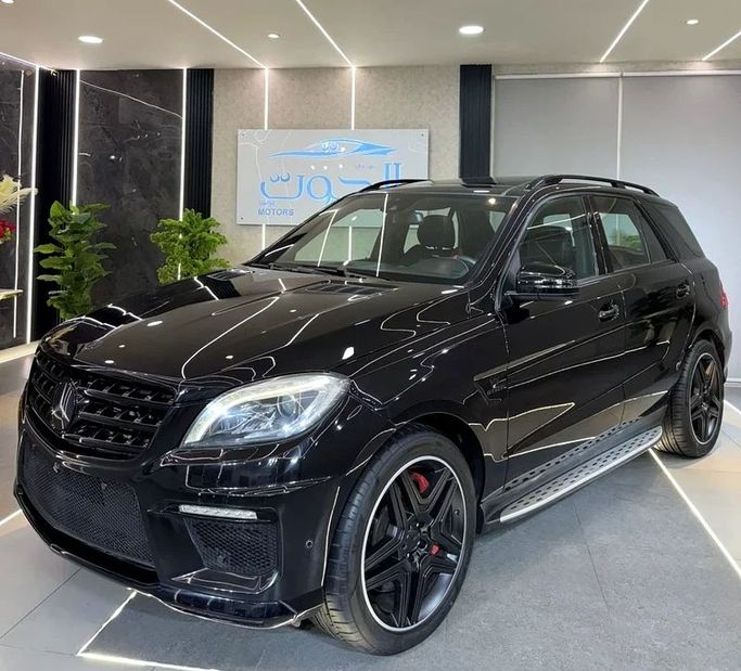 Подержанный Mercedes-Benz M-Class 550 III (W166), 4.7 л, 2015 в Шардже от Ayoon Alhoot Motors Черный цвет. GCC | AUTO.AE