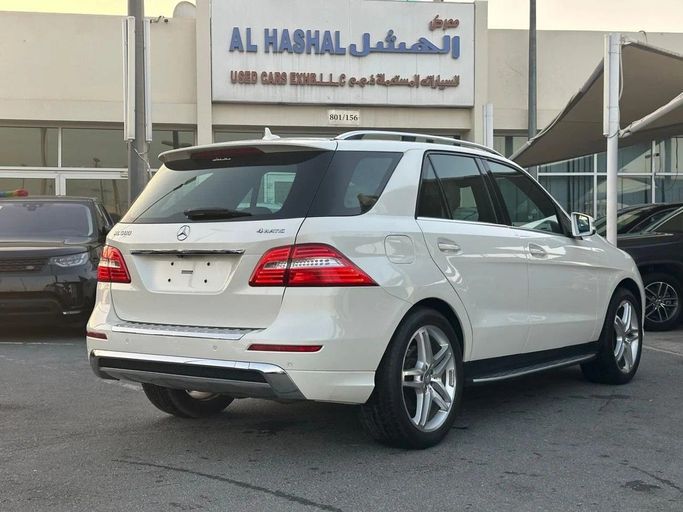 Подержанный Mercedes-Benz M-Class 500 III (W166), 4.7 л, 2013 в Шардже от Al Hashal Used Cars Белый цвет. GCC | AUTO.AE
