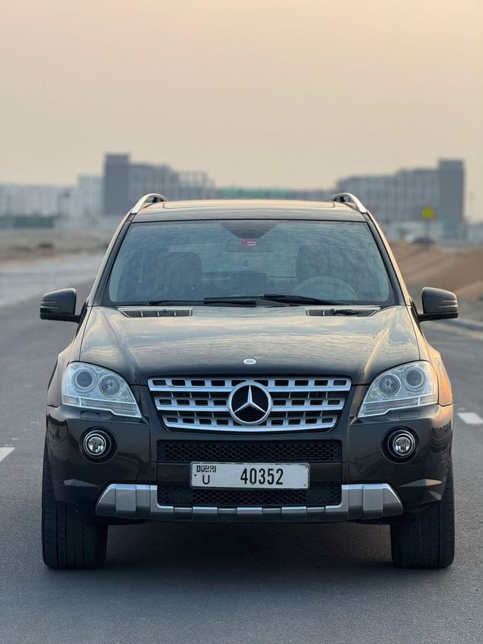 Подержанный Mercedes-Benz M-Class 350 II (W164) Рестайлинг, 3.5 л, 2011 в Шардже от Hatta Used Cars Черный цвет. GCC | AUTO.AE