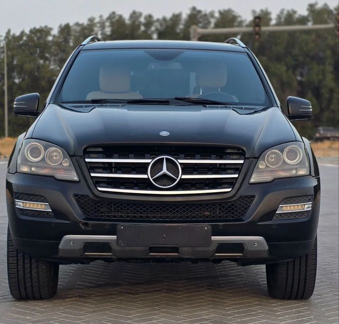 Подержанный Mercedes-Benz M-Class 500 II (W164) Рестайлинг, 5.5 л, 2011 в Шардже от Al Aayan Used Cars Черный цвет. GCC | AUTO.AE | Объявление #272892