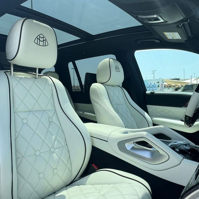 Подержанный Mercedes-Benz Maybach GLS 480 I, 3.0 л, 2021 в Шардже от Alfaris Used Cars Белый цвет.  | AUTO.AE