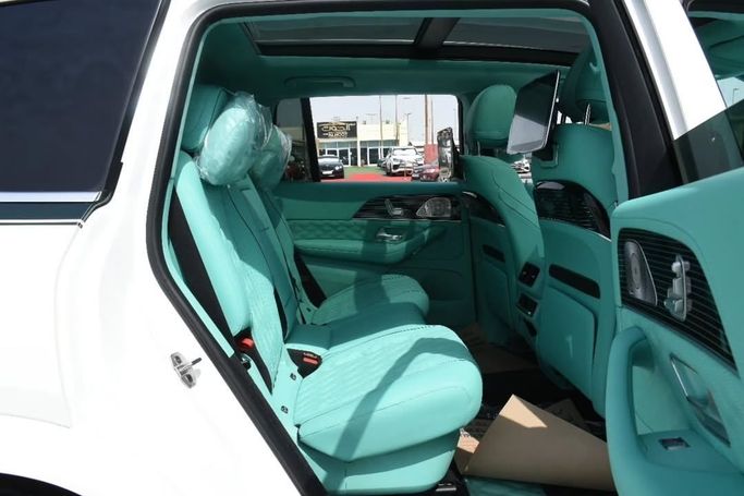 Подержанный Mercedes-Benz Maybach GLS 600 I Рестайлинг, 4.0 л, 2024 в Шардже от Alfaris Used Cars Другой цвет цвет.  | AUTO.AE