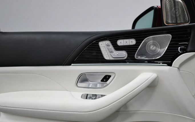 Used Mercedes-Benz Maybach GLS 600 I, 4.0 l, 2022 in Sharjah by Al Qassem Cars Trading, Red color. Korean Specs | AUTO.AE