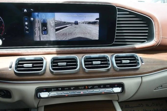 Подержанный Mercedes-Benz Maybach GLS 600 I Рестайлинг, 4.0 л, 2025 в Шардже от Alfaris Used Cars Черный цвет. Other | AUTO.AE