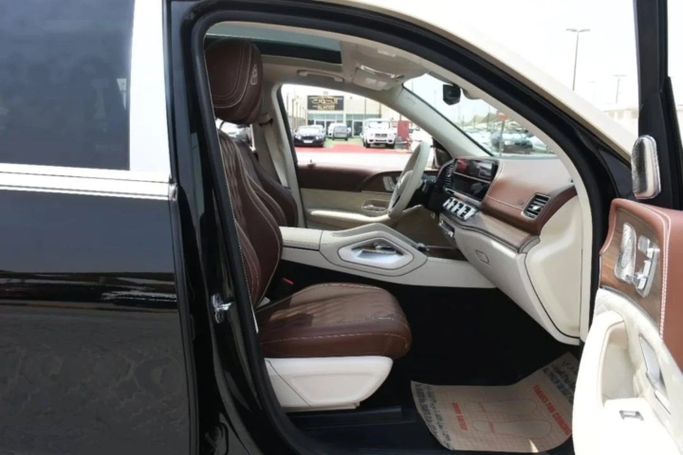 Подержанный Mercedes-Benz Maybach GLS 600 I Рестайлинг, 4.0 л, 2025 в Шардже от Alfaris Used Cars Черный цвет. Other | AUTO.AE