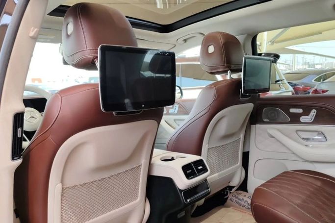 Подержанный Mercedes-Benz Maybach GLS 600 I Рестайлинг, 4.0 л, 2025 в Шардже от Alfaris Used Cars Черный цвет. Other | AUTO.AE