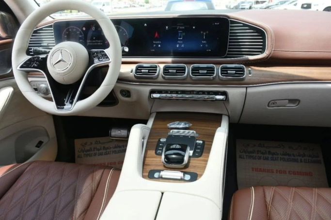 Подержанный Mercedes-Benz Maybach GLS 600 I Рестайлинг, 4.0 л, 2025 в Шардже от Alfaris Used Cars Черный цвет. Other | AUTO.AE