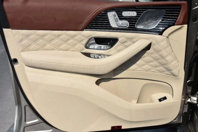 Подержанный Mercedes-Benz Maybach GLS 600 I, 4.0 л, 2021 в Шардже от Alfaris Used Cars Серый цвет. Other | AUTO.AE