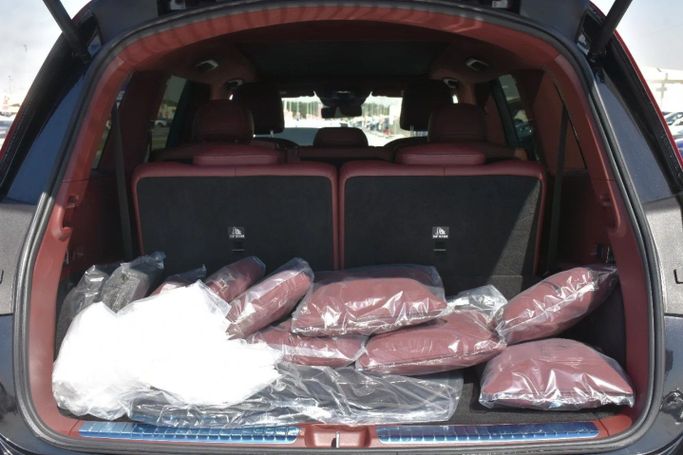 Used Mercedes-Benz Maybach GLS 600 I Facelift, 4.0 l, 2024 in Sharjah by Alfaris Used Cars, Black color. Other | AUTO.AE