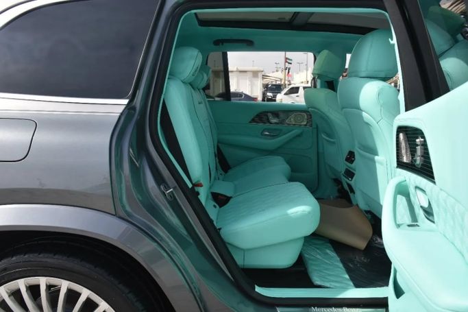 Used Mercedes-Benz Maybach GLS 600 I Facelift, 4.0 l, 2024 in Sharjah by Alfaris Used Cars, Grey color. Other | AUTO.AE