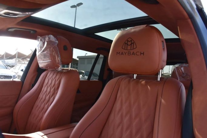 Подержанный Mercedes-Benz Maybach GLS 600 I Рестайлинг, 4.0 л, 2024 в Шардже от Alfaris Used Cars Серебристый цвет. Other | AUTO.AE