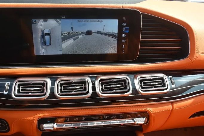 Подержанный Mercedes-Benz Maybach GLS 600 I, 4.0 л, 2022 в Шардже от Alfaris Used Cars Серебристый цвет. Other | AUTO.AE