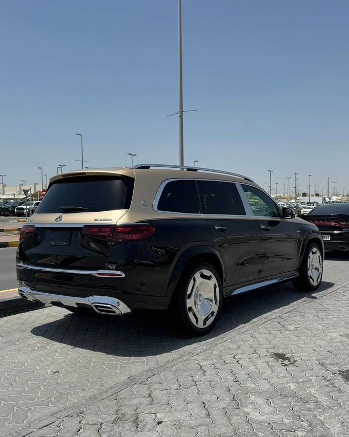 Подержанный Mercedes-Benz Maybach GLS 600 I Рестайлинг, 4.0 л, 2024 в Шардже от Alfaris Used Cars Черный цвет. Other | AUTO.AE
