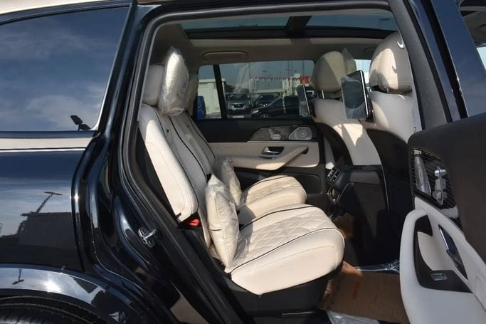 Подержанный Mercedes-Benz Maybach GLS 600 I Рестайлинг, 4.0 л, 2023 в Шардже от Alfaris Used Cars Черный цвет. Other | AUTO.AE