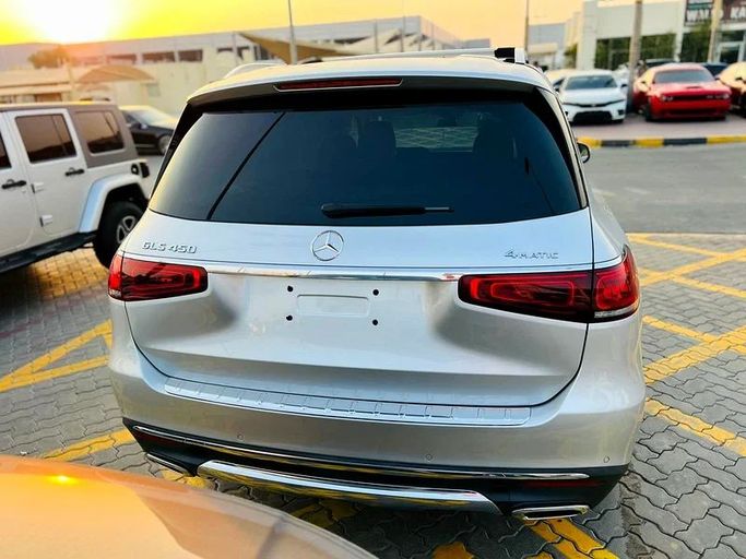 Подержанный Mercedes-Benz Maybach GLS 480 I, 3.0 л, 2020 в Шардже от Karkuk Used Cars Серебристый цвет. Американская | AUTO.AE