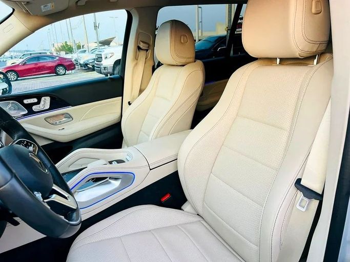 Подержанный Mercedes-Benz Maybach GLS 480 I, 3.0 л, 2020 в Шардже от Karkuk Used Cars Серебристый цвет. Американская | AUTO.AE