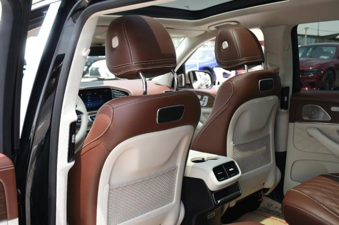 Подержанный Mercedes-Benz Maybach GLS 600 I Рестайлинг, 4.0 л, 2025 в Шардже от Alfaris Used Cars Черный цвет. Other | AUTO.AE