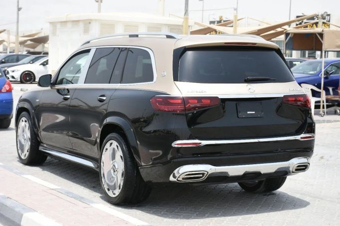 Подержанный Mercedes-Benz Maybach GLS 600 I Рестайлинг, 4.0 л, 2025 в Шардже от Alfaris Used Cars Черный цвет. Other | AUTO.AE