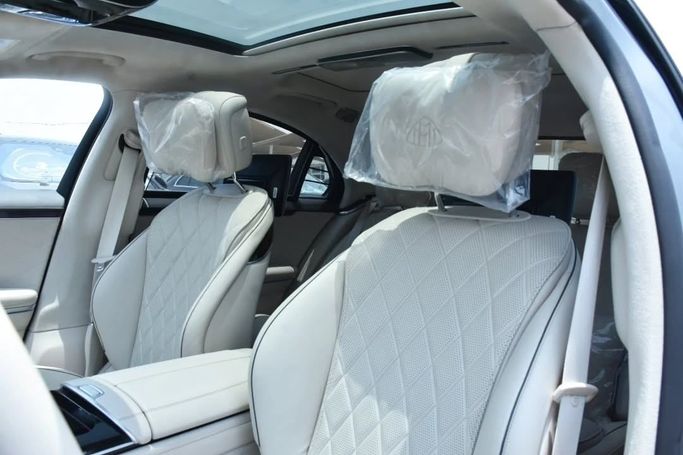 Used Mercedes-Benz Maybach S-Class 580 II (Z223), 4.0 l, 2022 in Sharjah by Alfaris Used Cars, Grey color.  | AUTO.AE