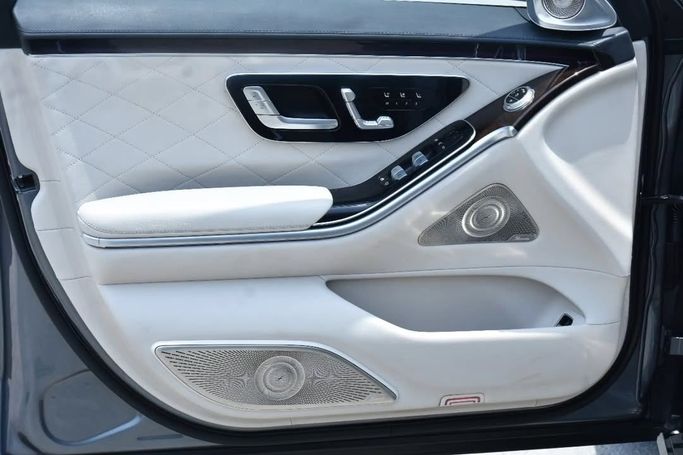 Used Mercedes-Benz Maybach S-Class 580 II (Z223), 4.0 l, 2022 in Sharjah by Alfaris Used Cars, Grey color.  | AUTO.AE