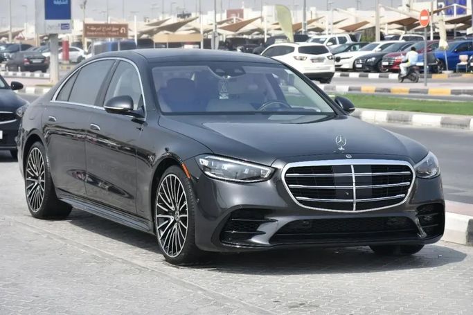 Used Mercedes-Benz Maybach S-Class 580 II (Z223), 4.0 l, 2021 in Sharjah by Alfaris Used Cars, Black color.  | AUTO.AE