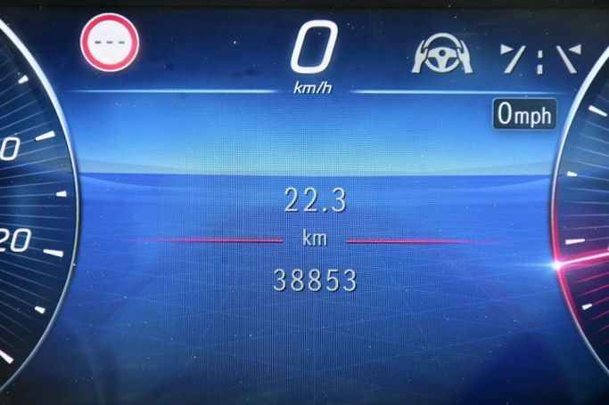 Подержанный Mercedes-Benz Maybach S-Class 580 II (Z223), 4.0 л, 2022 в Шардже от Alfaris Used Cars Серебристый цвет. Other | AUTO.AE